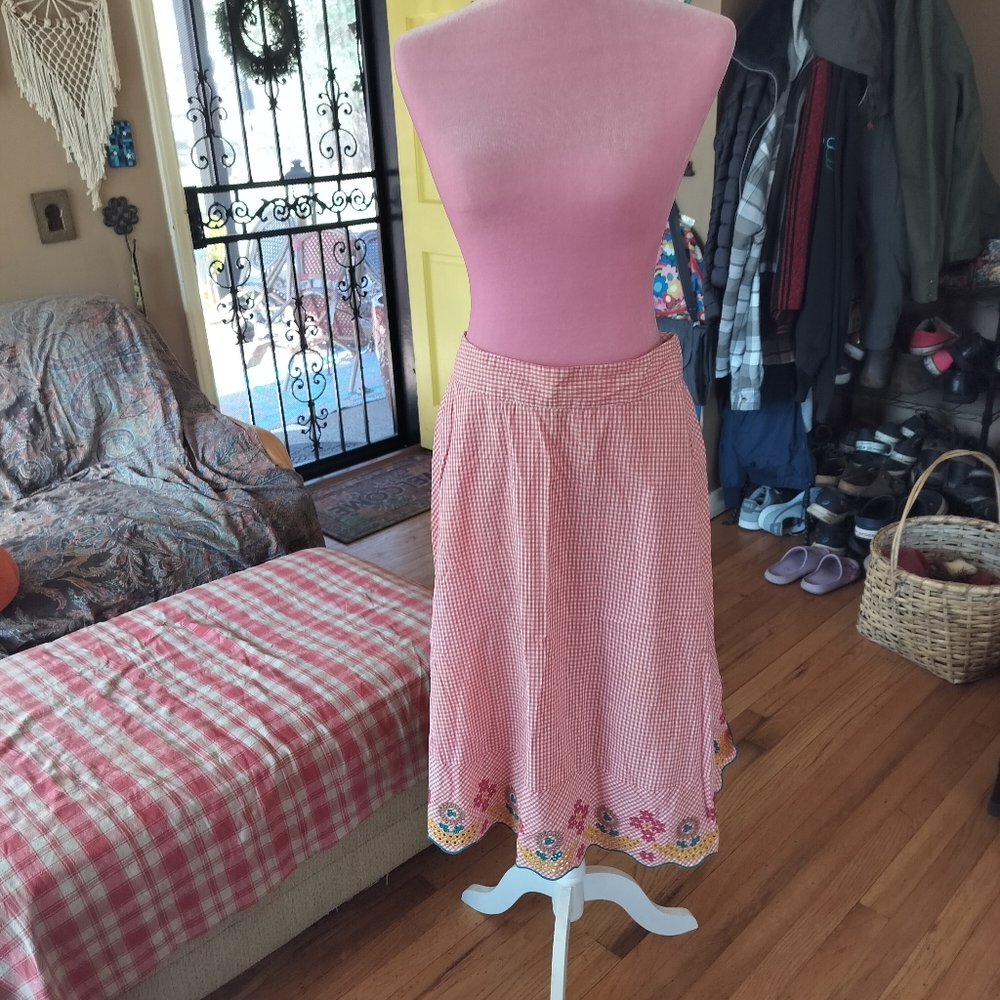 Peachy-pink cotton Madewell embroidered skirt.